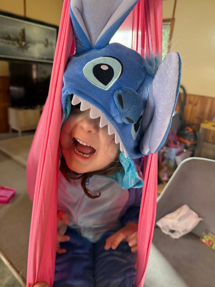 Enfant dormant avec l'oreiller Le P'tit Loup