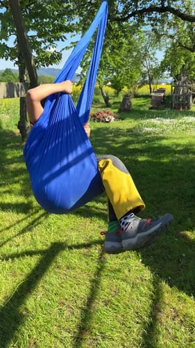 Enfant dormant avec l'oreiller Le P'tit Loup
