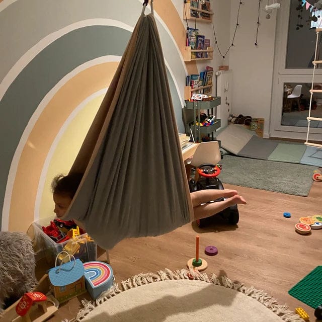Enfant dormant avec l'oreiller Le P'tit Loup